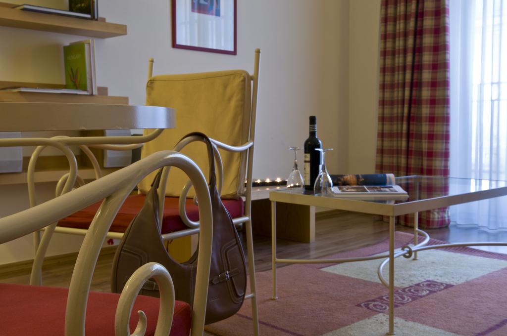 Фотографія Mamaison Residence Izabella 4*