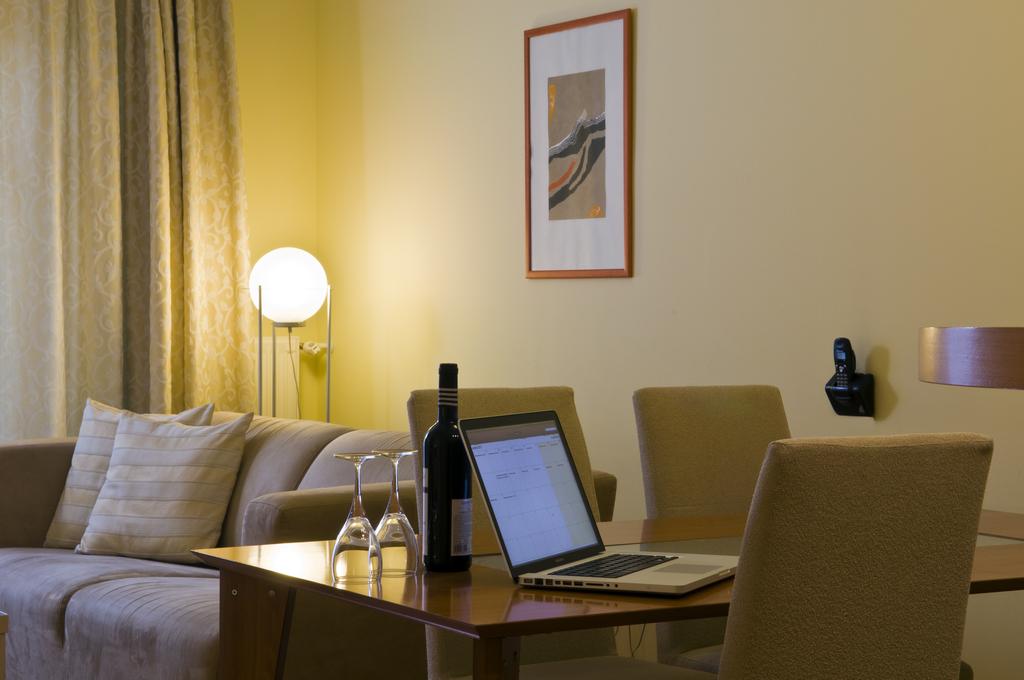 Вид Mamaison Residence Izabella 4*