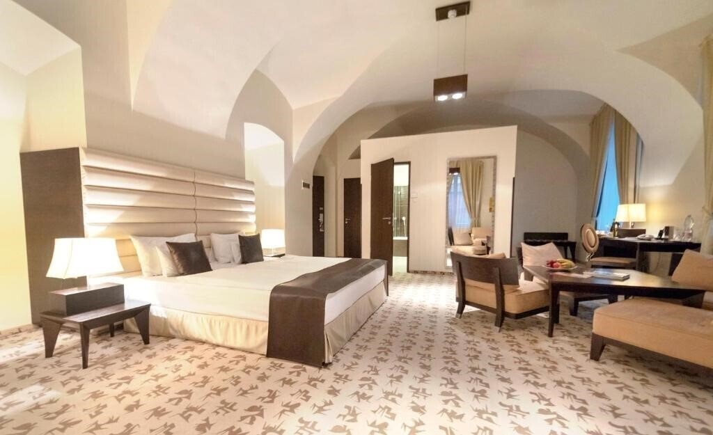 Панорама Buda Castle Fashion Hotel 4*