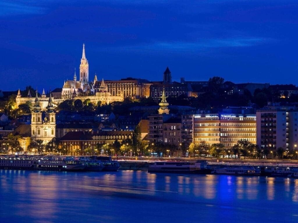Отель Novotel Danube 4*