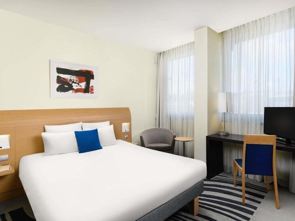 Вид Novotel Danube 4*