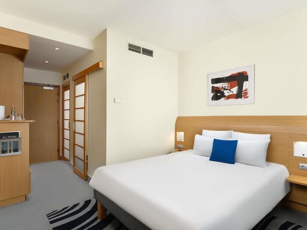 Вид Novotel Danube 4*