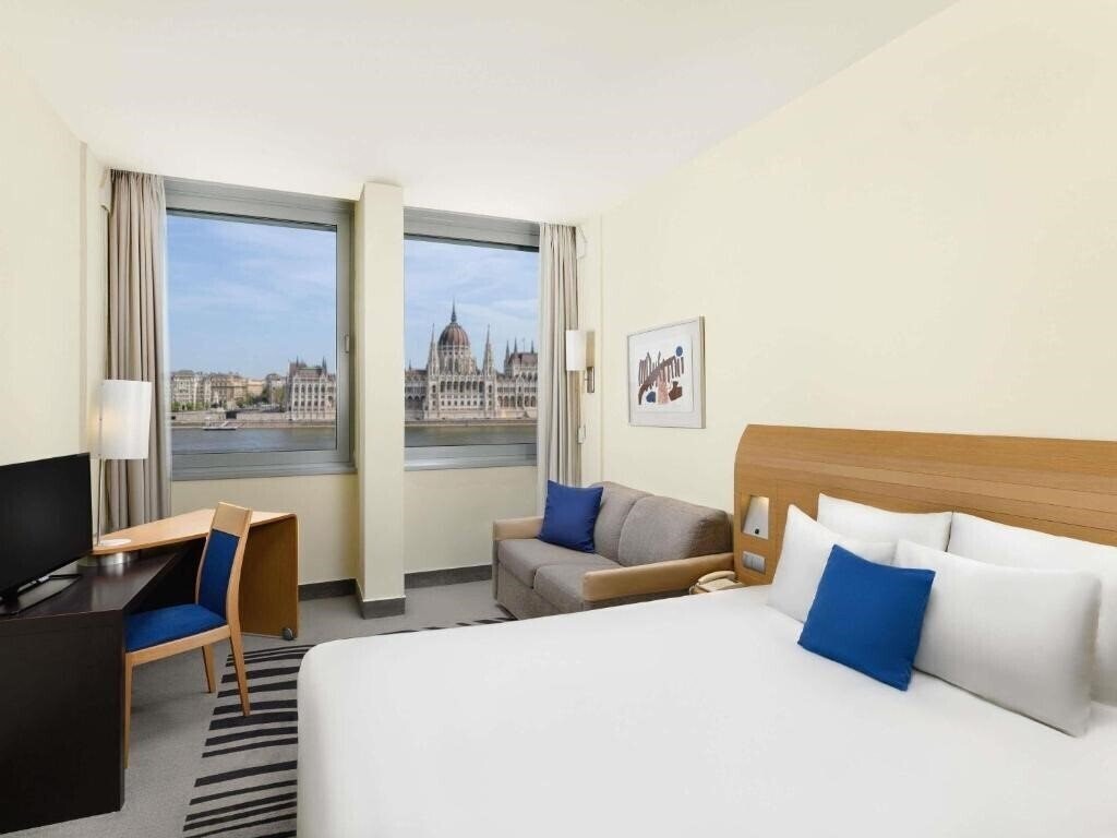 Территория Novotel Danube 4*