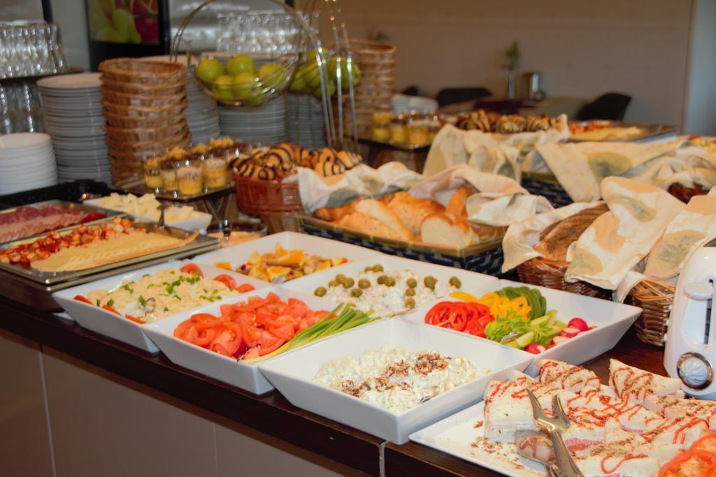 Апартаменти Triple M Hotel 3*