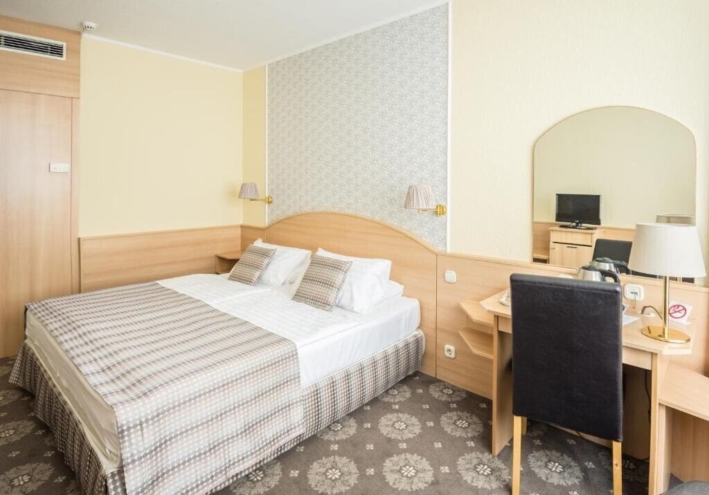 Территория Best Western Hotel Orion 3*