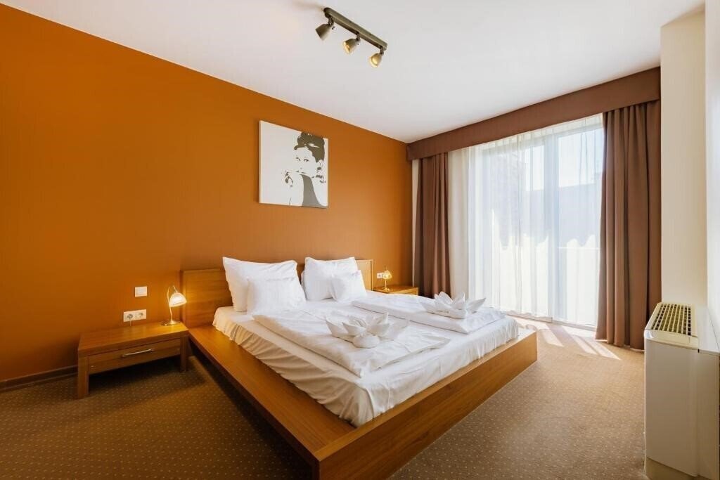 Панорама Bliss Residence & SPA (ex. Bliss Hotel And Wellness) 4*