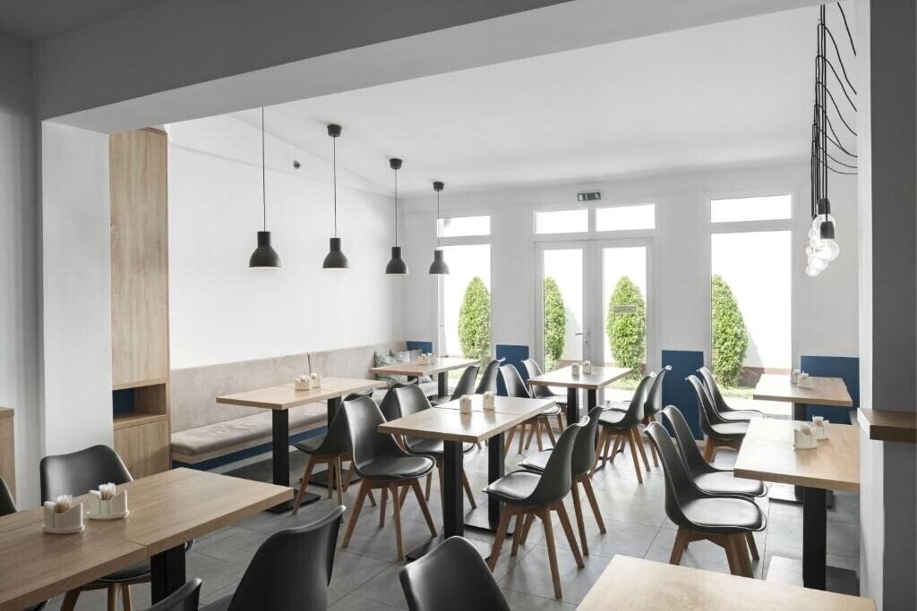 Территория Hotel Chesscom 2*