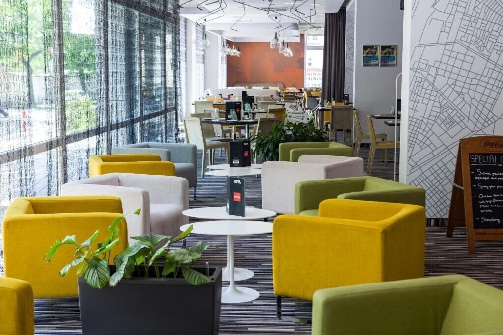 Готель Park Inn By Radisson Budapest 4*