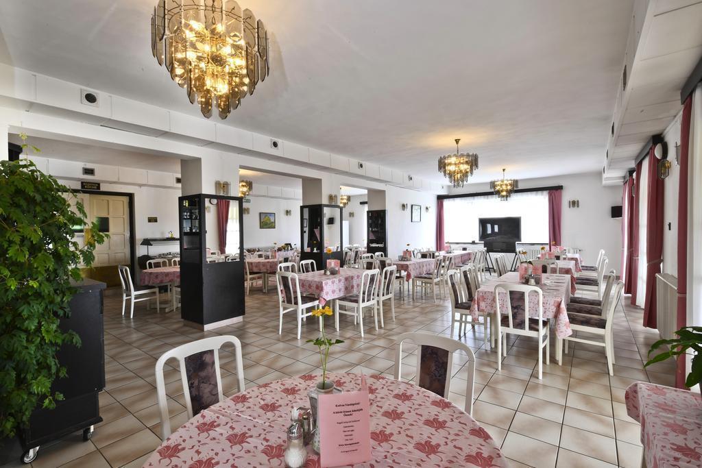 Апартаменты Budai Hotel 3*