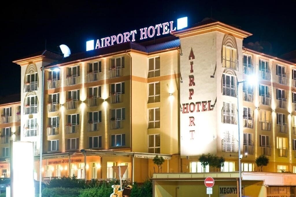 Отель Airport Hotel 4*