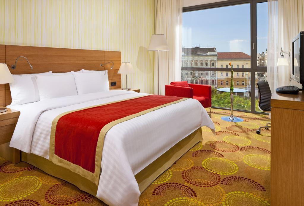 Фото Courtyard By Marriott Budapest City Center 4*