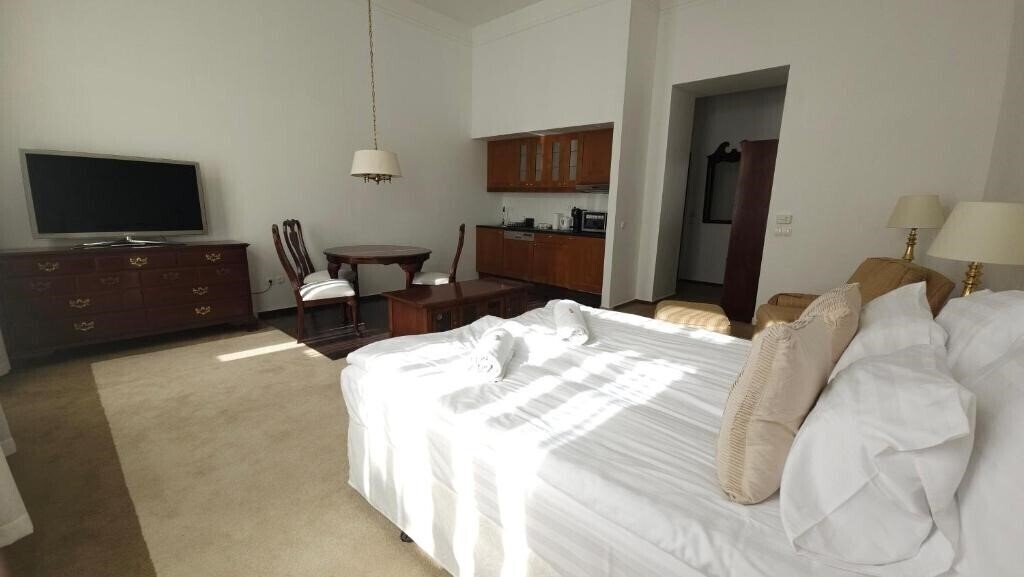 Изображение OPERA16 Guestrooms (ex. Opera Loft Apt) 3*