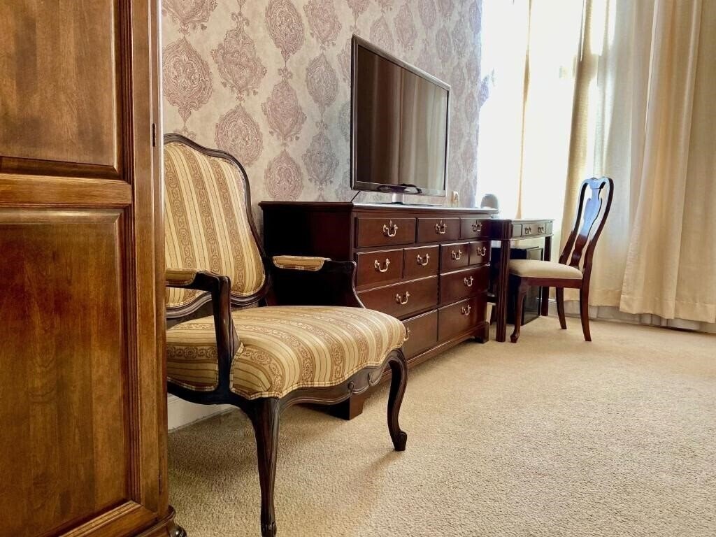 Территория OPERA16 Guestrooms (ex. Opera Loft Apt) 3*