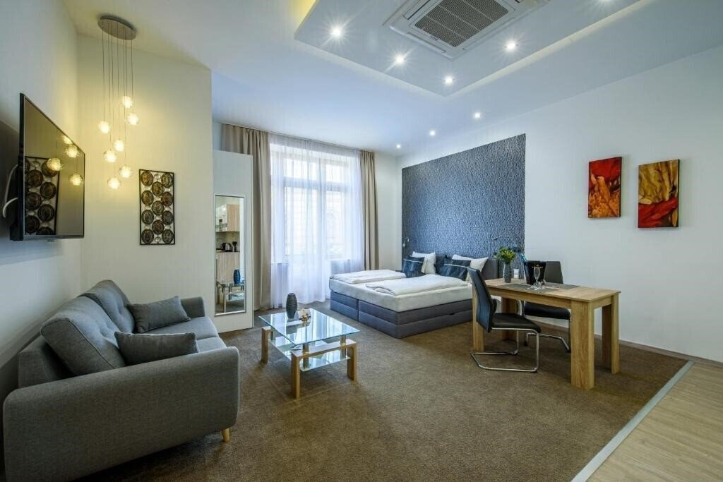 Фото Karoly Corner Residences 3*