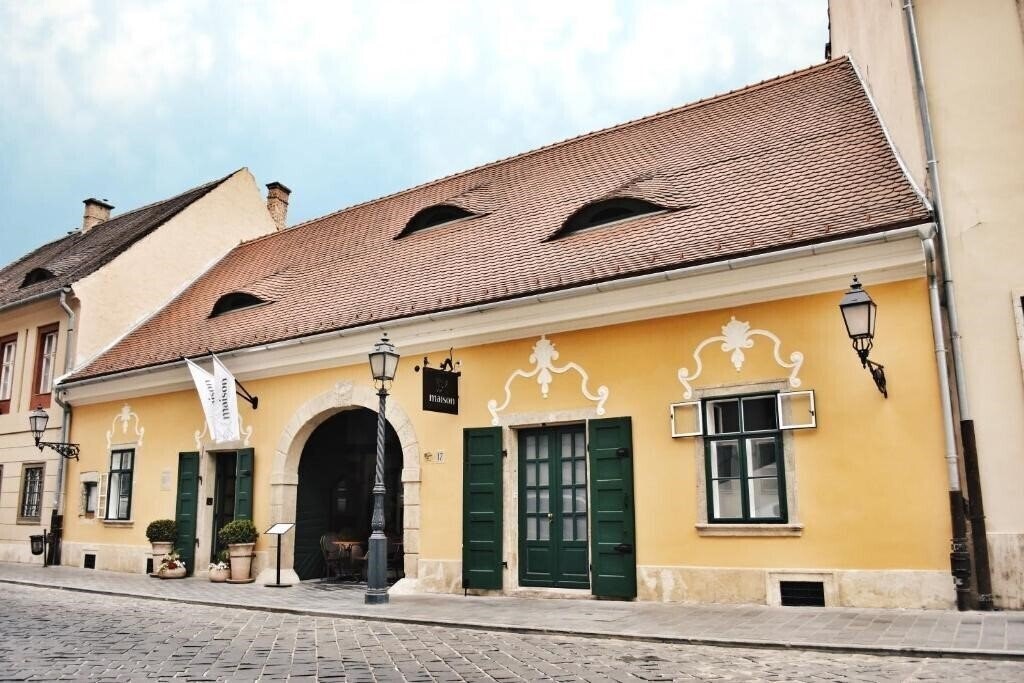 Панорама Maison Bistro & Hotel 4*