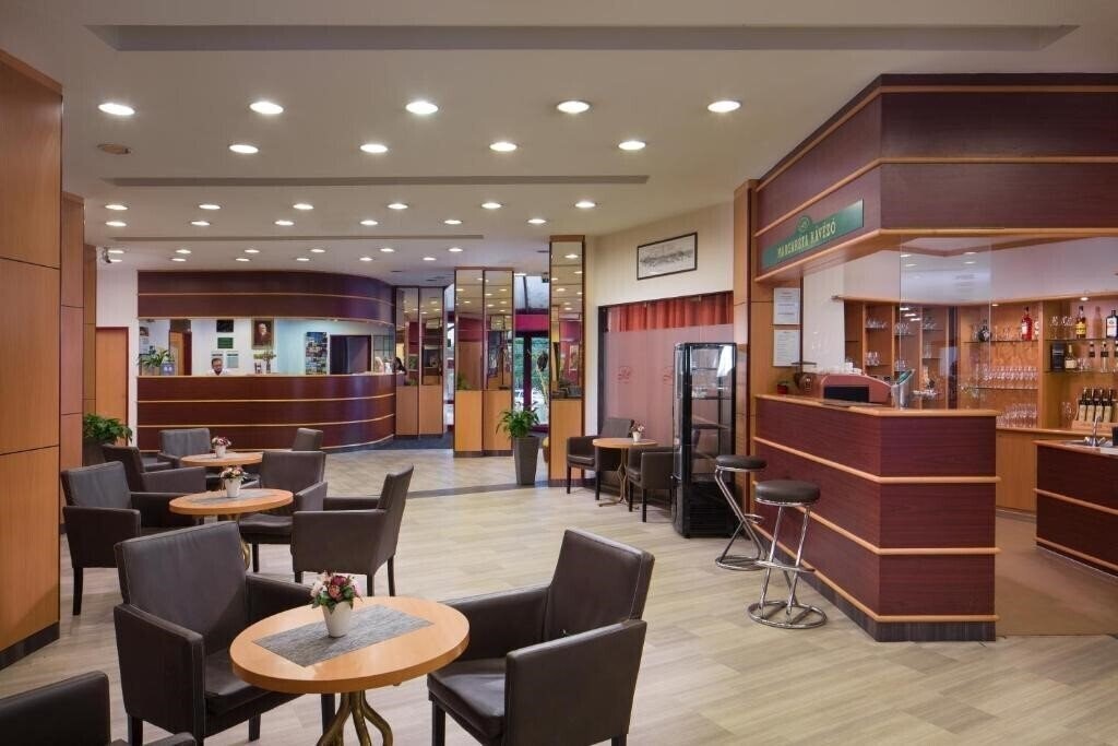 Панорама Hotel Benczur 3*