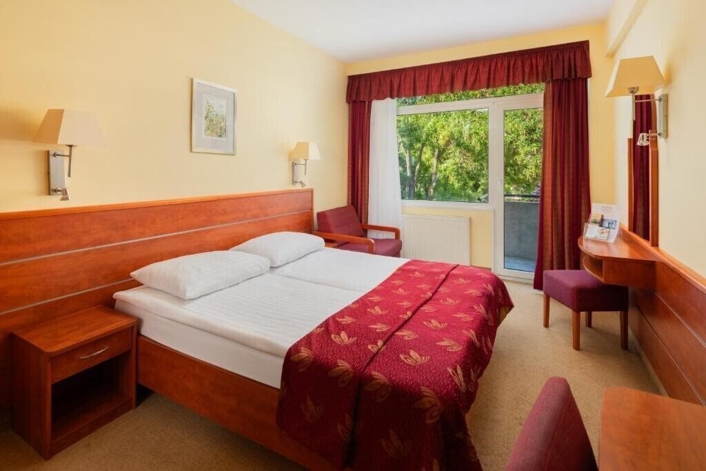 Готель Hotel Benczur 3*