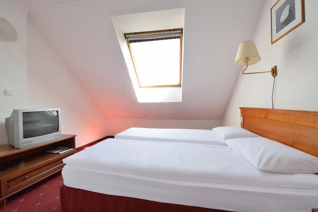 Апартаменты Atlas Hotel 3*