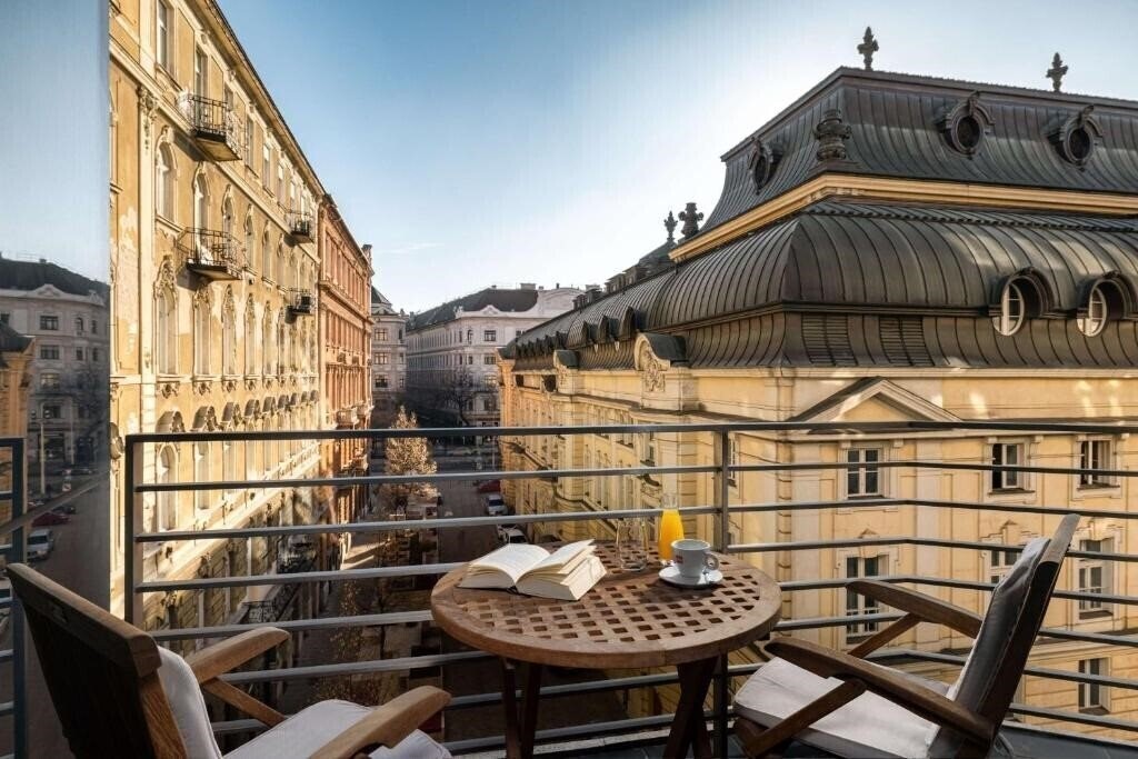 Вид Nh Budapest Hotel 4*