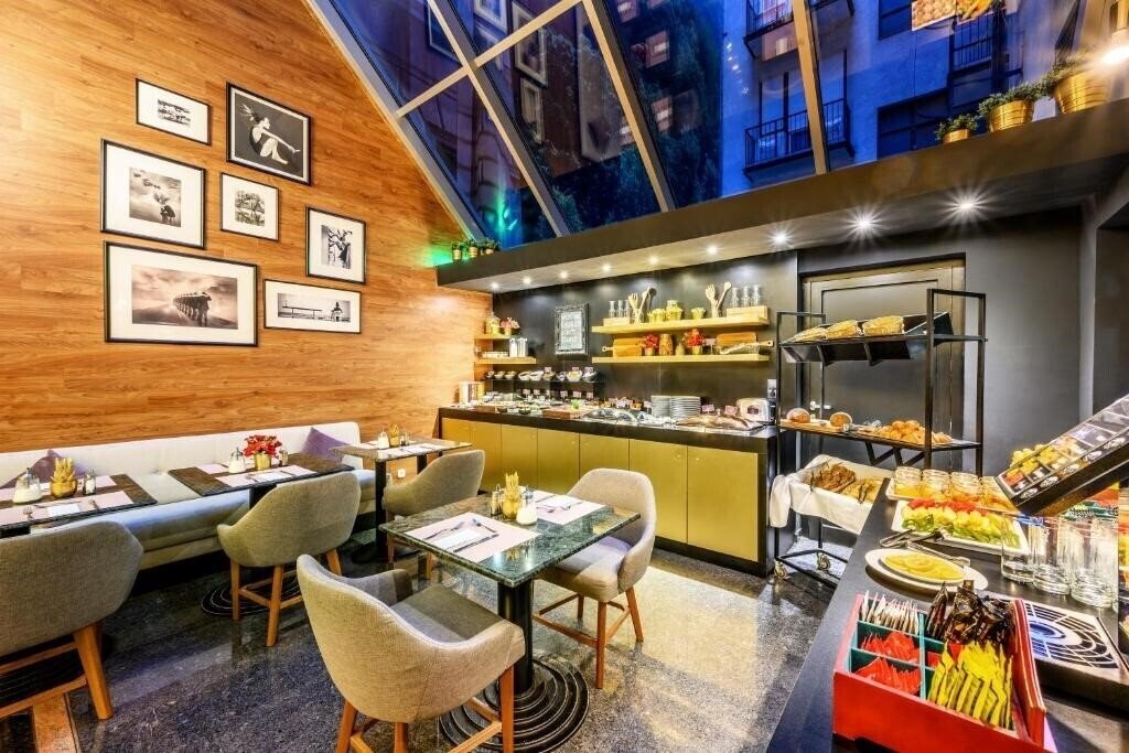 Панорама Ambra 4*