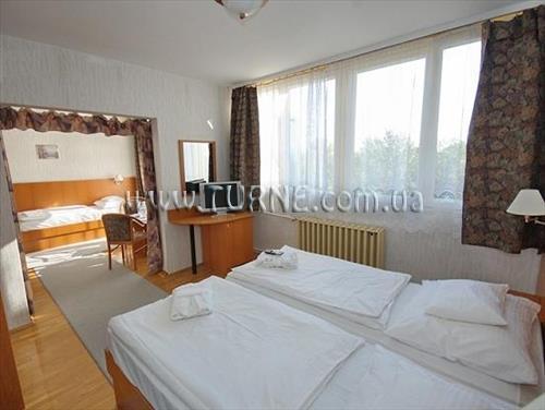 Отель Corvus Hotel 3*