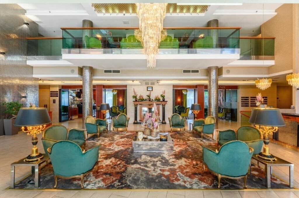 Панорама Divinus 4*