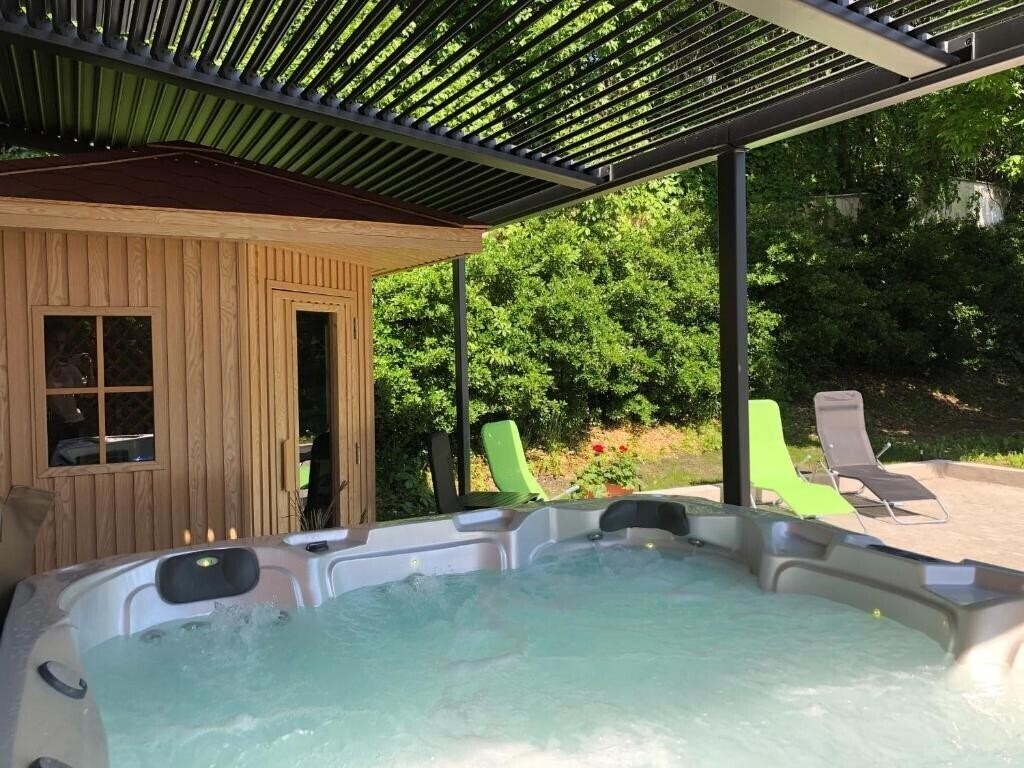 Панорама Aqua Hotel 3*