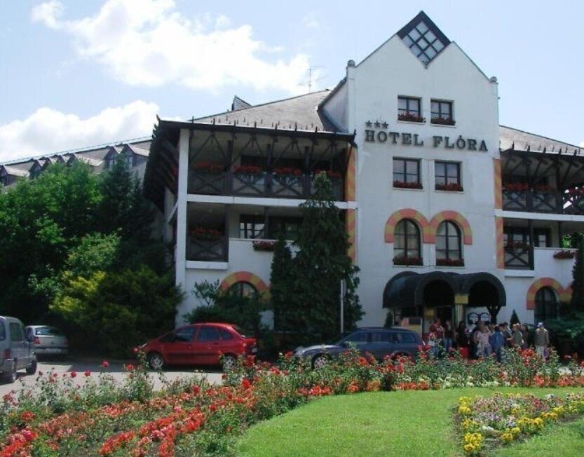 Отель Hunguest Flora 3*