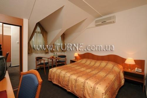 Панорама Flora Hotel 3*