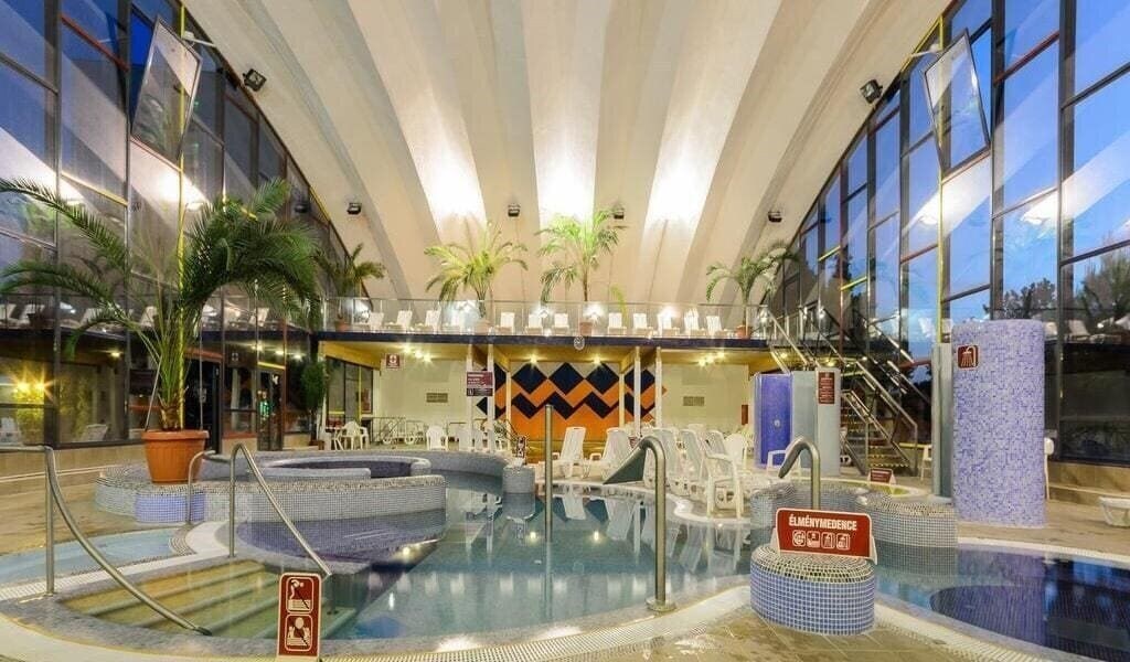 Територія Hungest Hotel Beke 4*