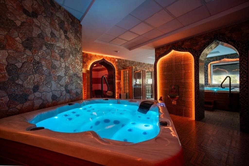 Отель Hotel Zenubia 4*