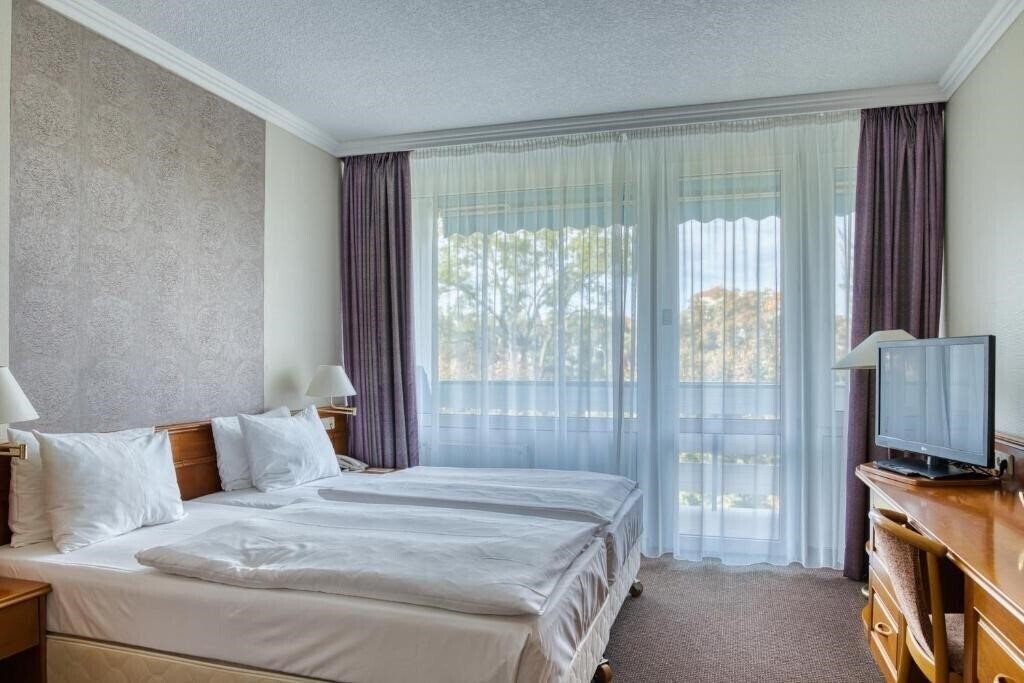 Панорама Danubius Health SPA Resort Heviz 4*