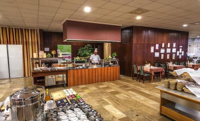 Панорама Hunguest Hotel Helios 3*