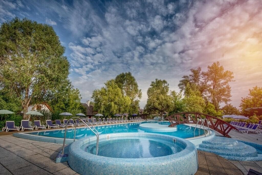 Отель Club Dobogomajor 3*