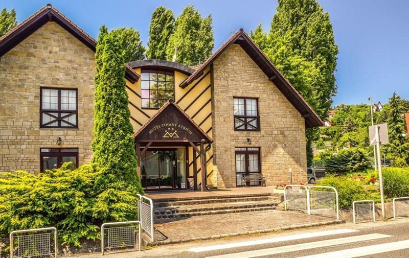 Готель Tihany Atrium 4*