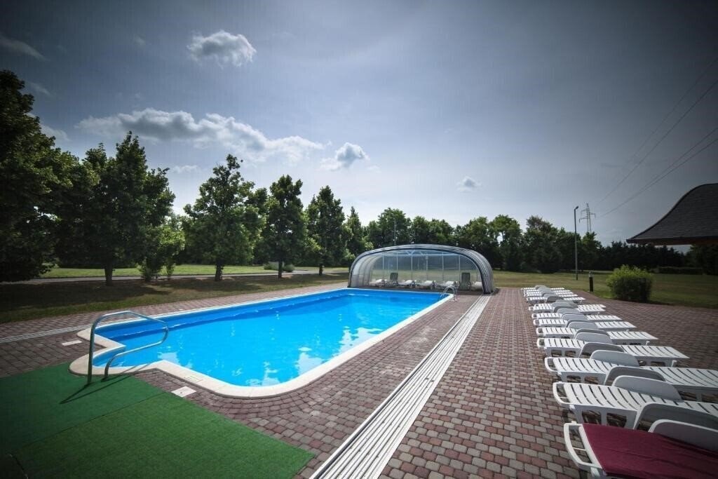 Отель Ovit Hotel 3*