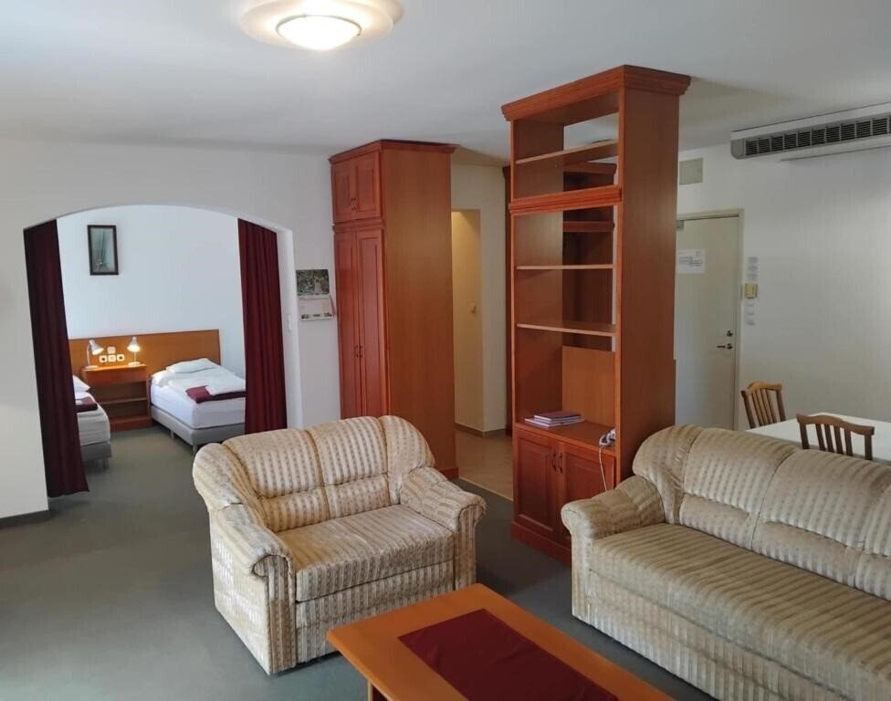 Територія Ovit Hotel 3*