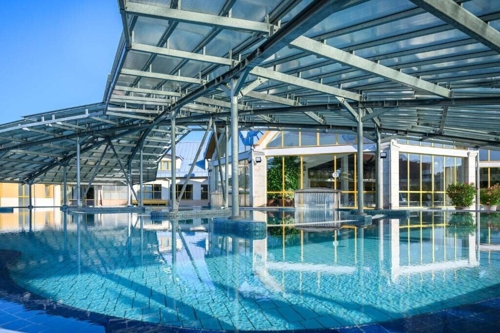 Територія Park Inn By Radisson Sarvar 4*