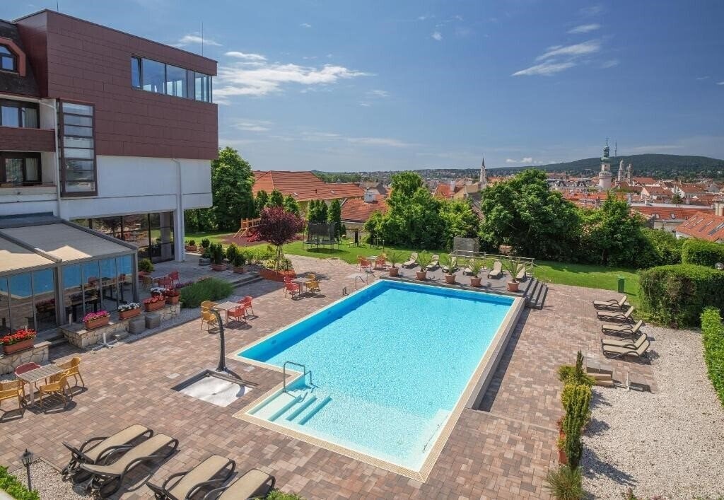 Апартаменты Sopron Hotel 4*