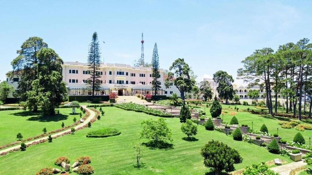 Фото Dalat Palace Heritage (ex. Langbian Palace Hotel, Sofitel Dalat Palace) 5*