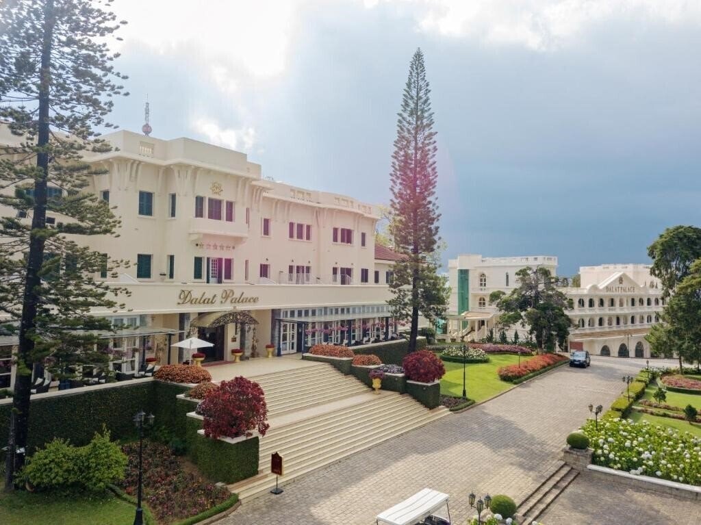 Зображення Dalat Palace Heritage (ex. Langbian Palace Hotel, Sofitel Dalat Palace) 5*