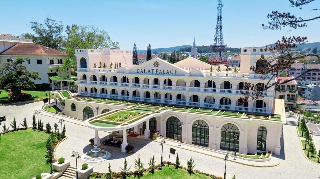 Вид Dalat Palace Heritage (ex. Langbian Palace Hotel, Sofitel Dalat Palace) 5*