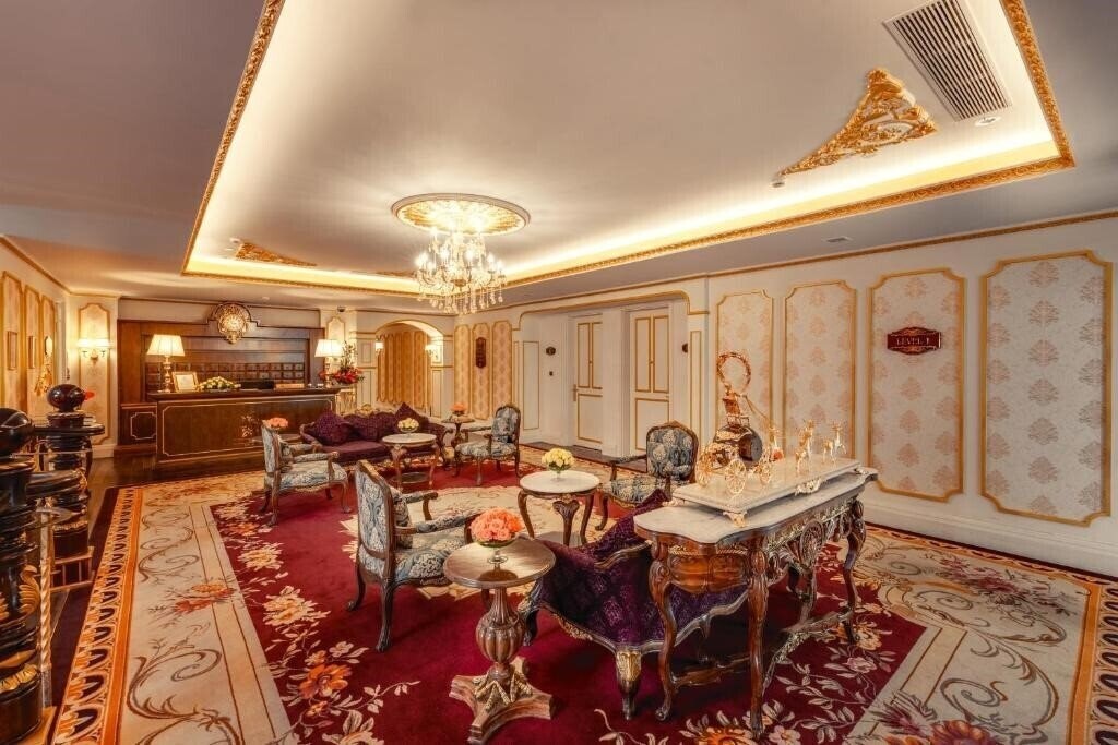 Територія Dalat Palace Heritage (ex. Langbian Palace Hotel, Sofitel Dalat Palace) 5*