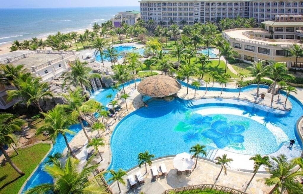 Готель Olalani Resort & Condotel 4*