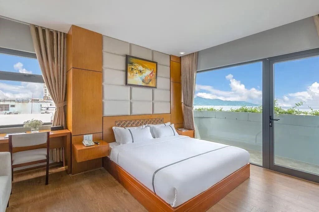 Территория Fansipan Hotel (ex. Fansipan Hotel Da Nang) 3*