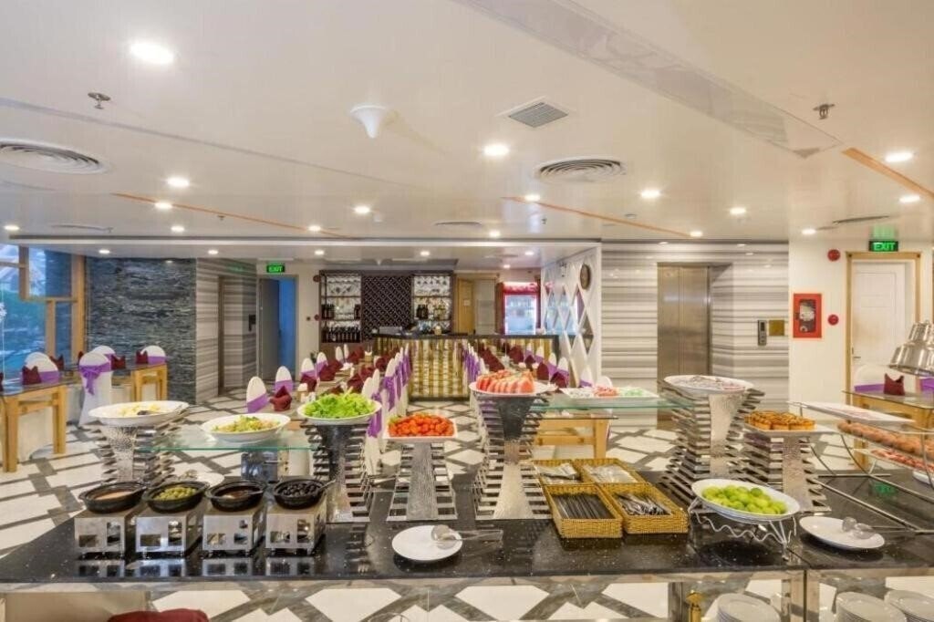 Апартаменти Grand Jeep Hotel 3*