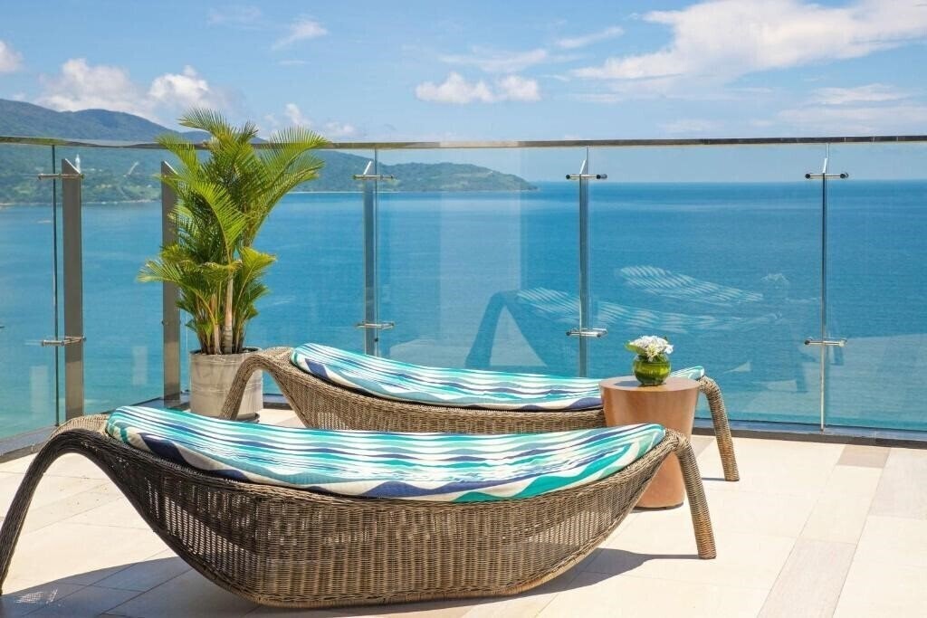 Апартаменты Radisson Hotel Danang 5*