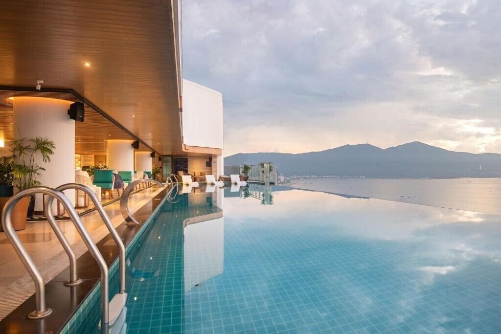 Панорама Radisson Hotel Danang 5*