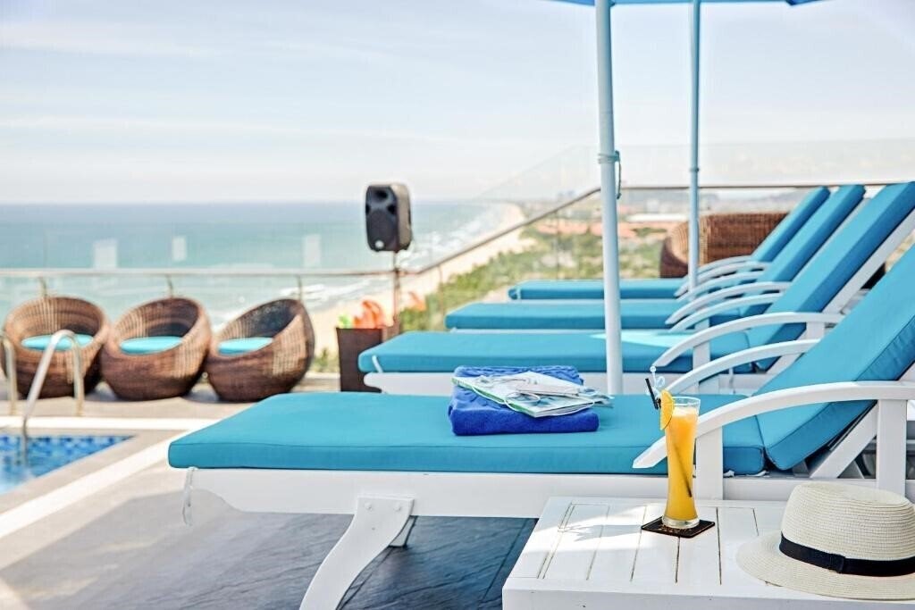 Вид Yarra Ocean Suite Danang 4*
