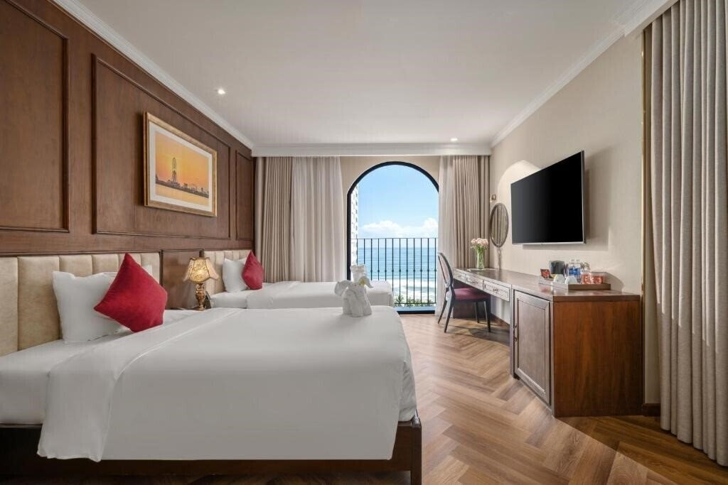 Картинка Golden Lotus Luxury Hotel (ex. Golden Lotus Luxury Hotel Da Nang) 4*